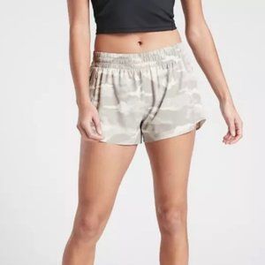 Athleta Hustle 3'' Shorts - Size Large - White Camo